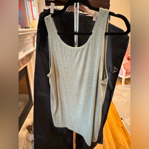 Cabi - Light Sage Green Ruffled Neckline Tank Top - Size L - Picture 8 of 9